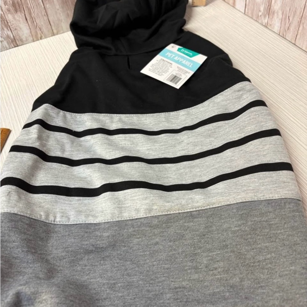 NWT Pet Apparel Dog & Cat Hoodie, Frisco Chewy, Inc Gray Stripe, XL.